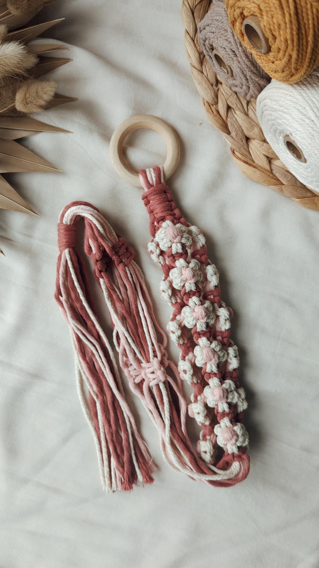 Daisy Plant Hangers 🌸