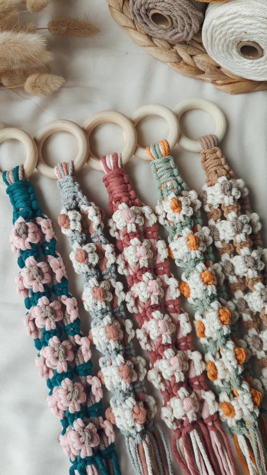 Daisy Plant Hangers 🌸