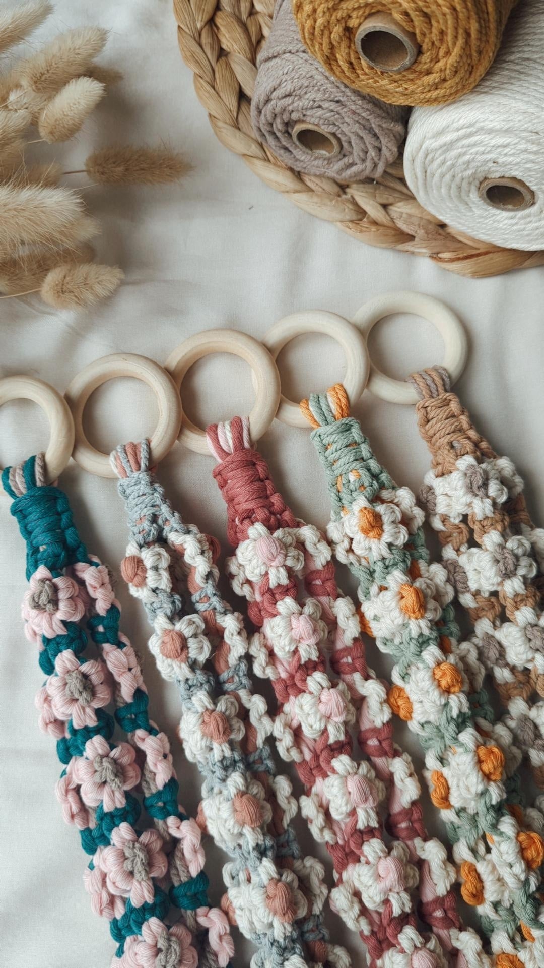 Daisy Macrame Plant Hangers, Boho Bohemian Home Decors