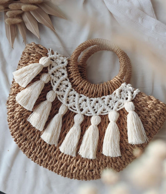 Straw Rattan Holiday Bag With Macrame Element